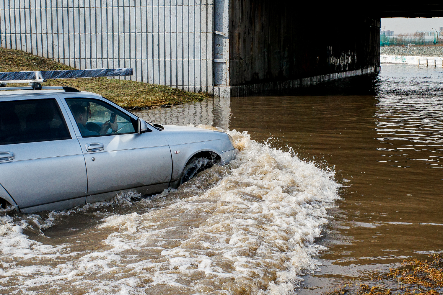 Челябинск потек: почему горожане радуются приходу «большой воды»