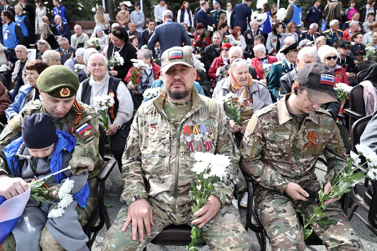 Парад Победы в лицах: эмоциональный фоторепортаж из сердца Челябинска