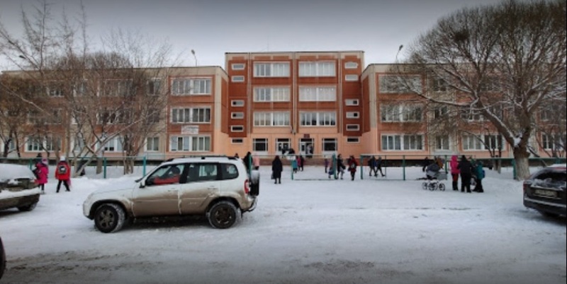 В Челябинске детей эвакуировали из школы из-за возгорания в здании