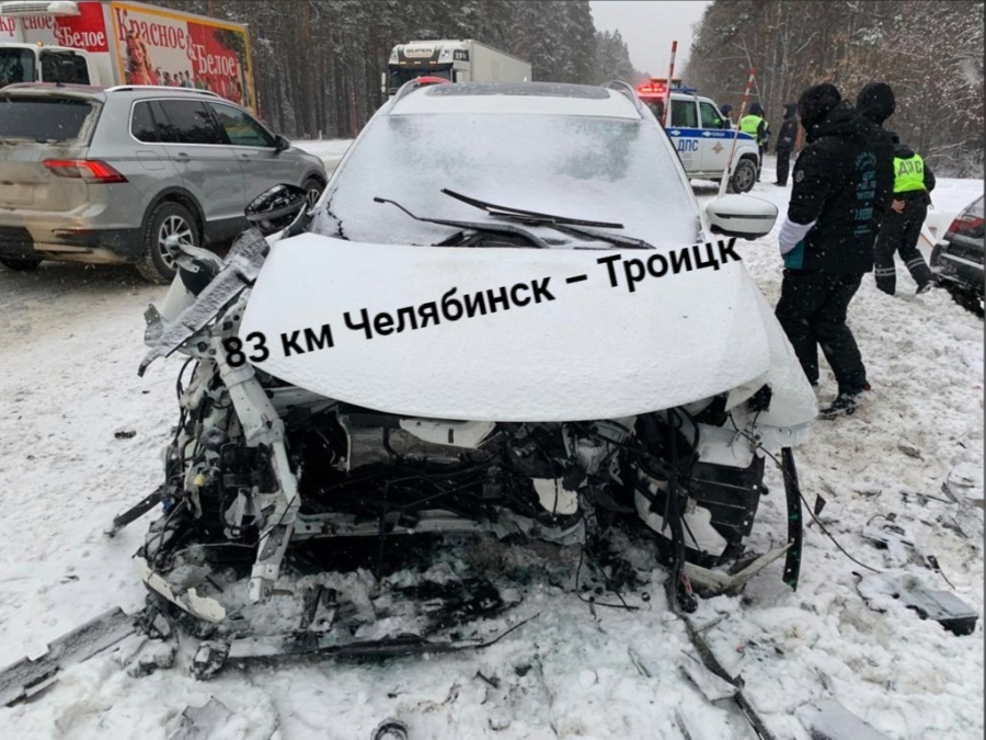 Двух детей увезли в больницу с места смертельного ДТП в Челябинской области