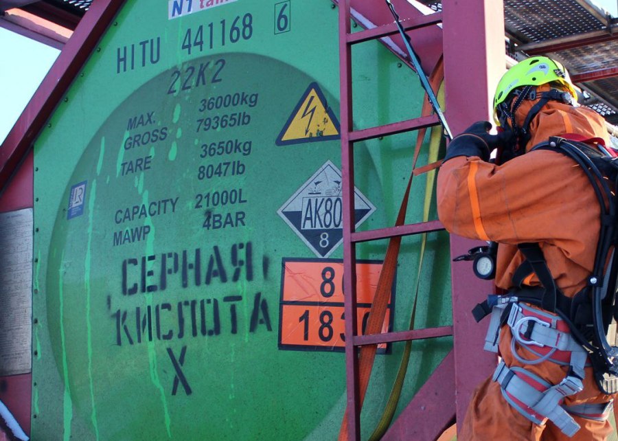 Утечку серной кислоты обнаружили на станции в Челябинской области