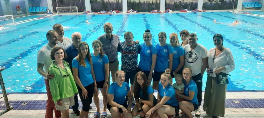 Артист Александр Михайлов оценил спортивные победы «Уралочки»*1