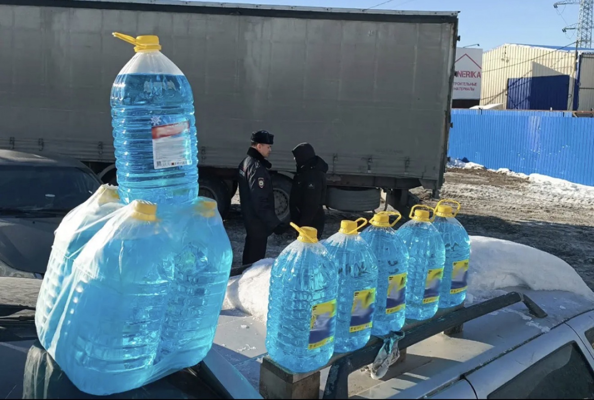Полиция проверила продавцов «незамерзайки» в Челябинске*