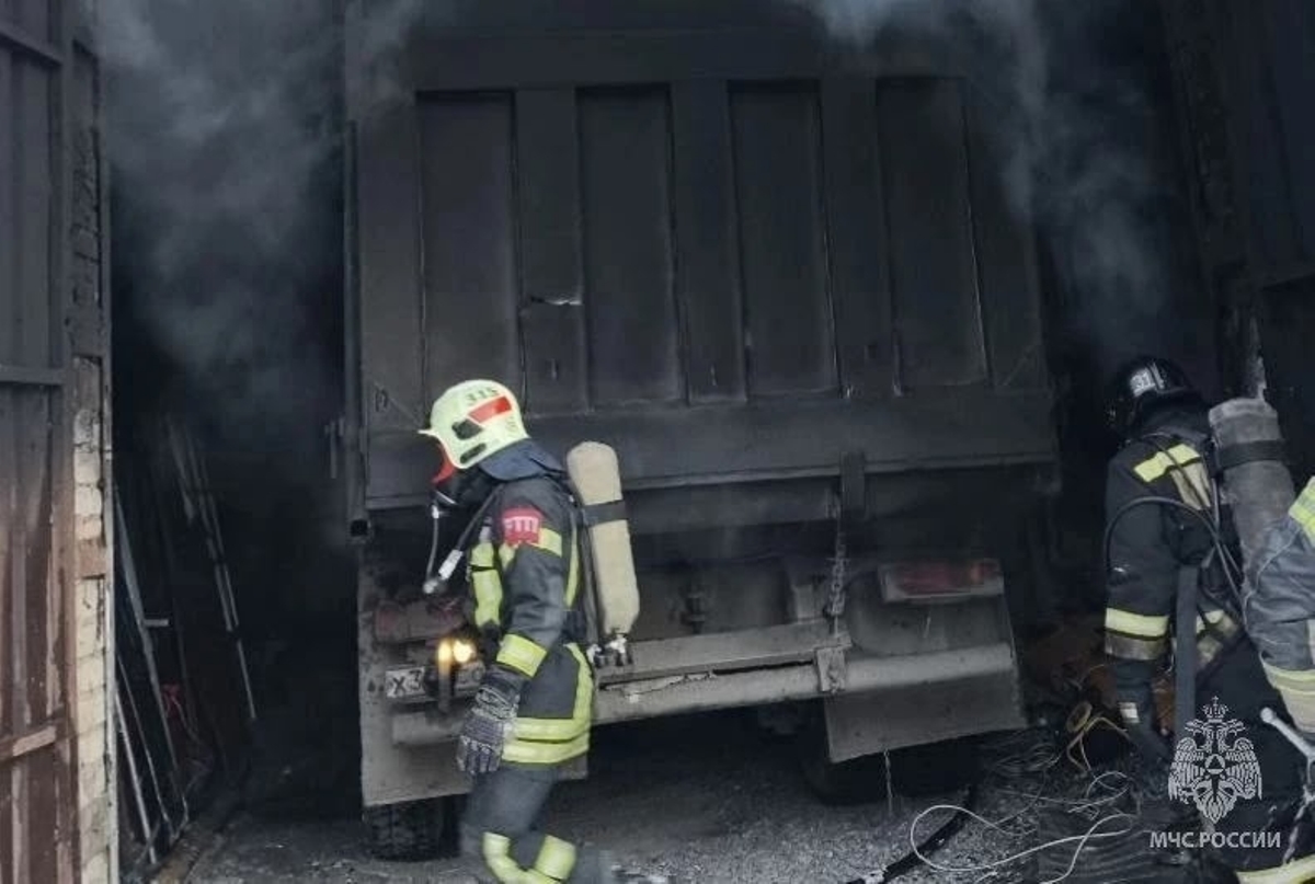 В Челябинской области из-за неисправности сгорел грузовик*