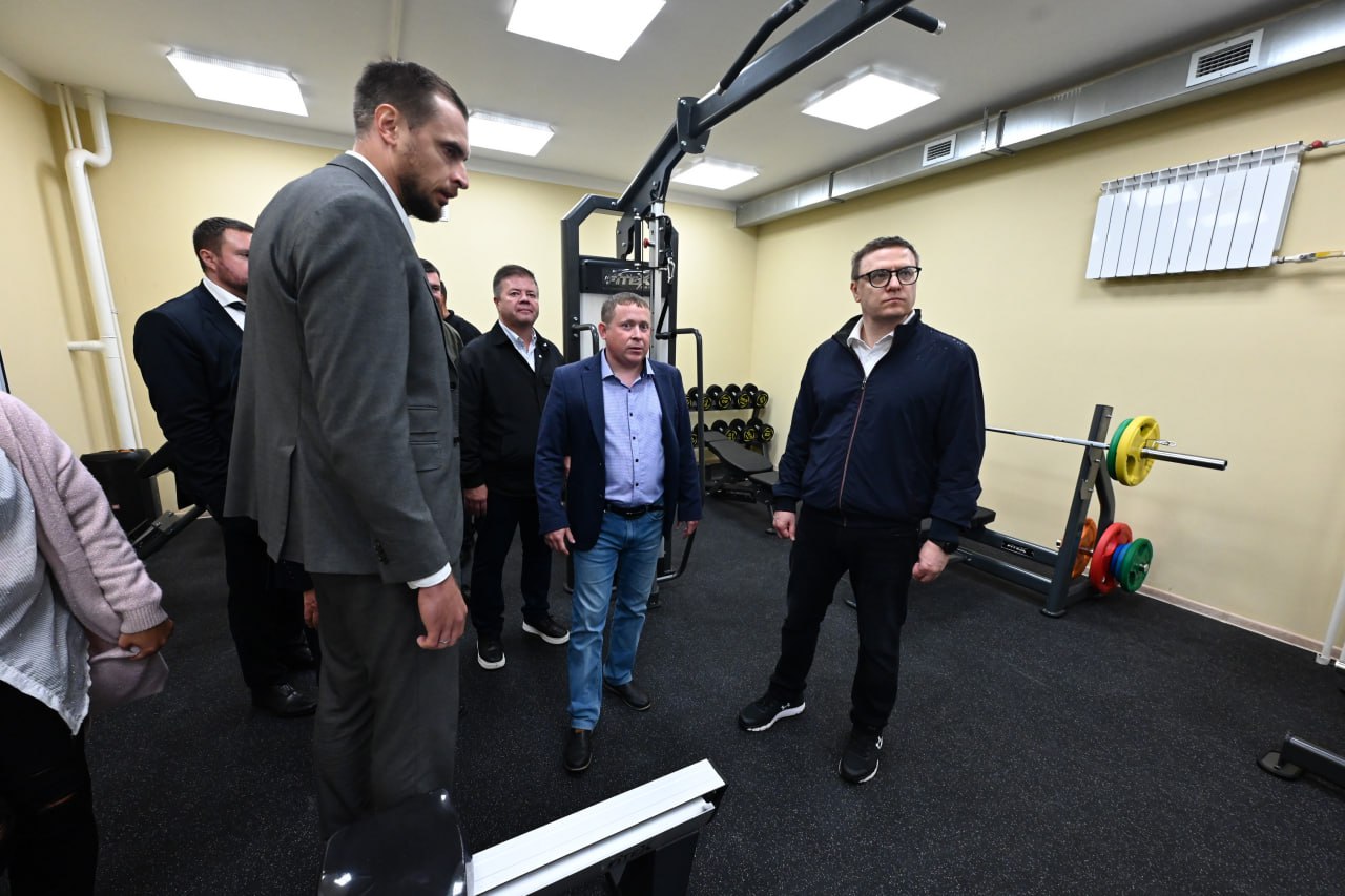 ФОК и хоккейный корт открылись в поселке под Челябинском