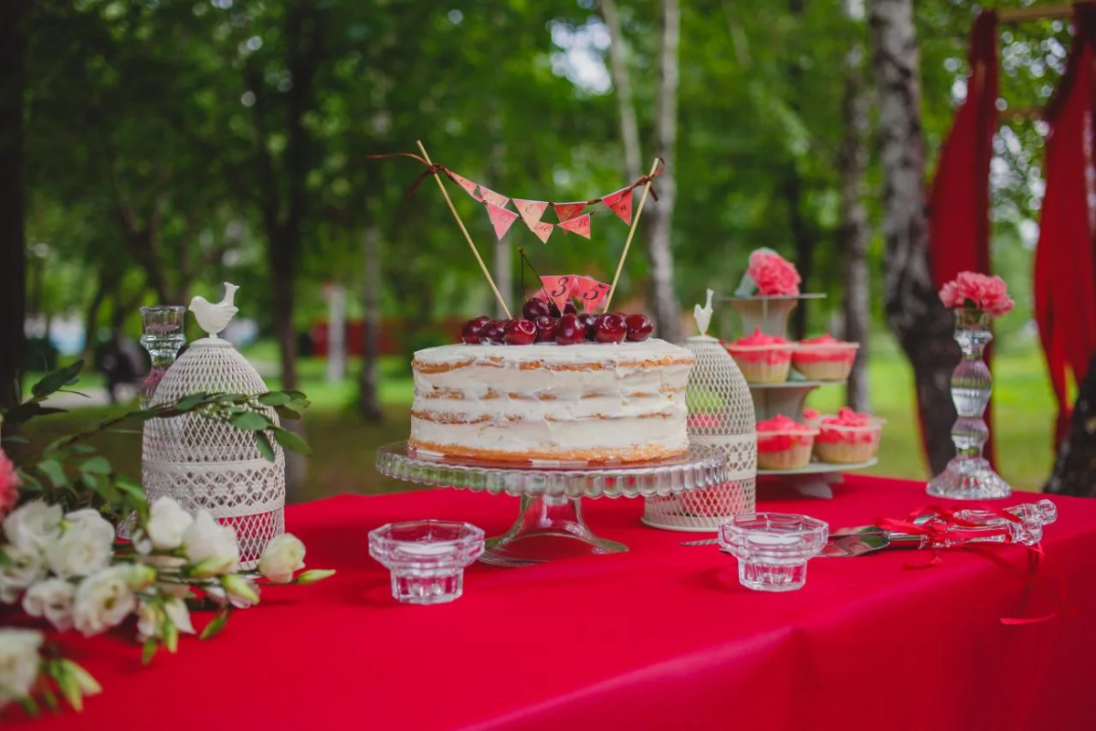 Кыштымский карлик Алёшенька зажёг на своём 30-летии*