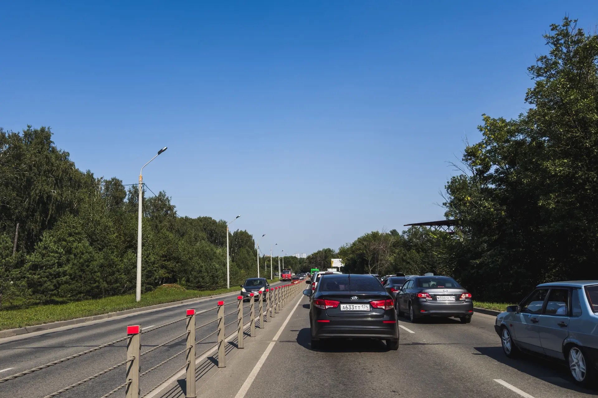 Заторы в трех направлениях собрались в районе Шершневского кольца в Челябинске
