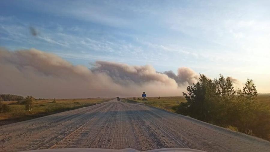 Водителей просят не ездить в опасные из-за лесных пожаров районы