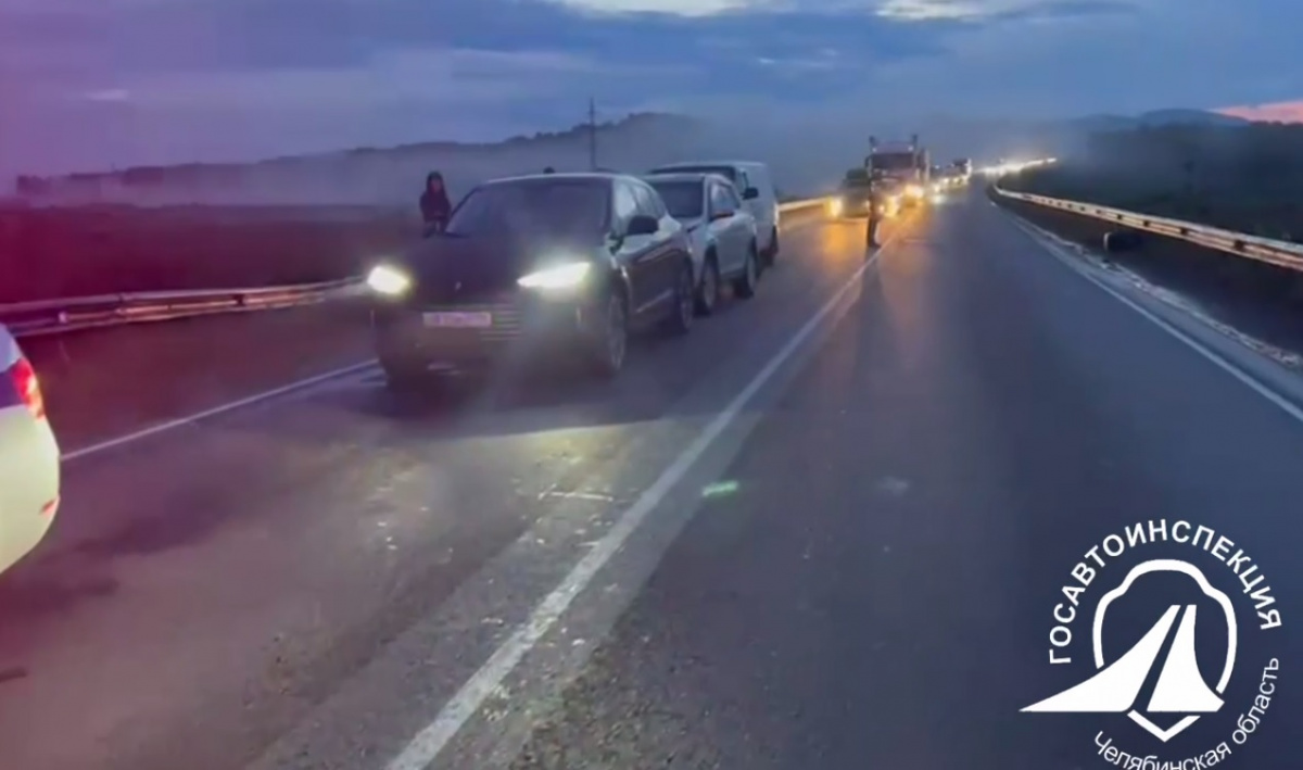 На трассе М5 под Миассом ввели реверс из-за столкновения трех машин*