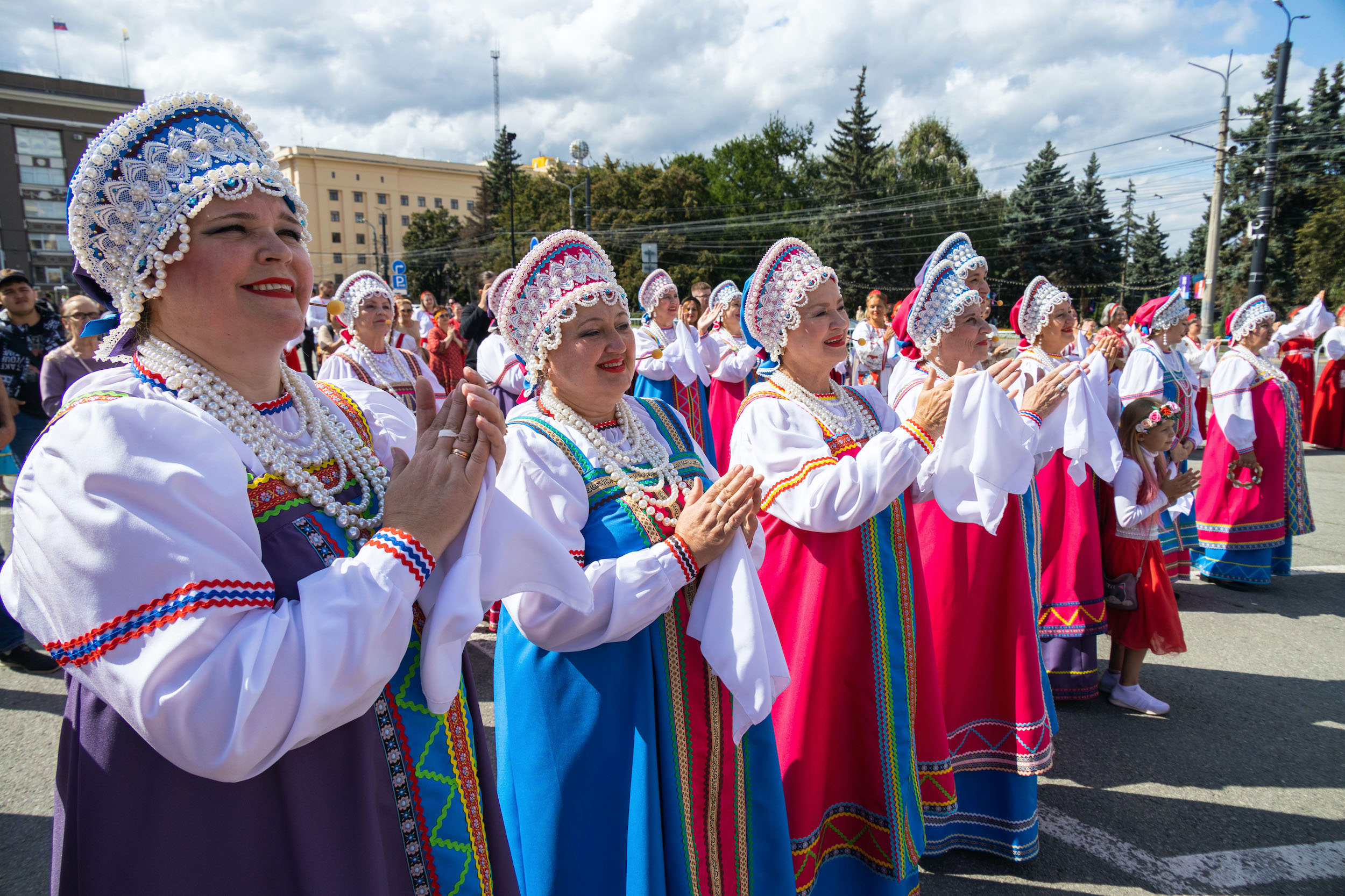 Челябинск превратился в хороводную столицу России