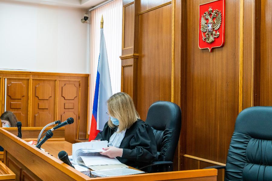 Два челябинца ответят в суде за убийство и поджог тела собутыльника в мусорке*1