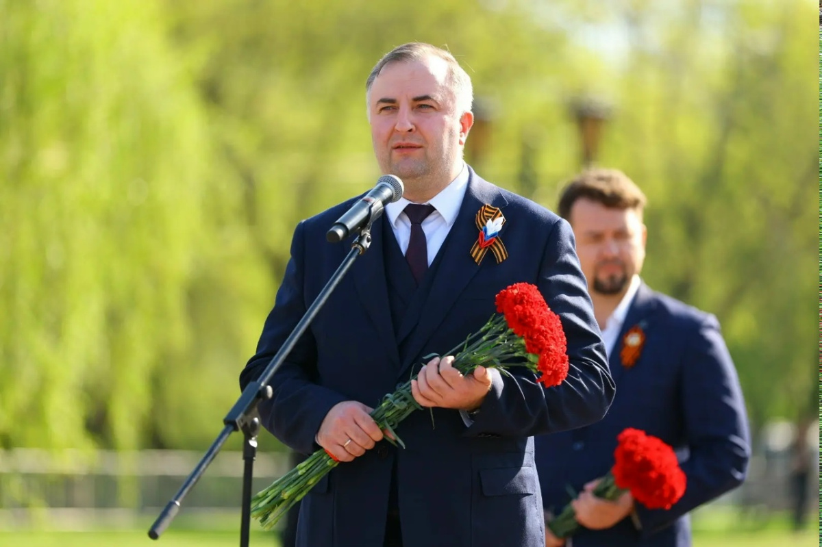 Спикер ЗСО Олег Гербер лично поздравил с Днем Победы жителей Миасса и Златоуста*1