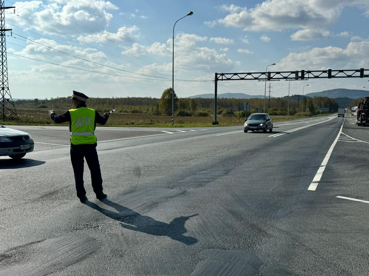 На оживленном участке М5 в Челябинской области временно отключили светофор*