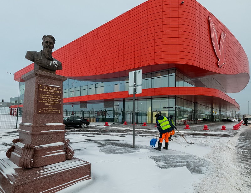 Аэропорт Челябинска возобновил работу после снежного бурана