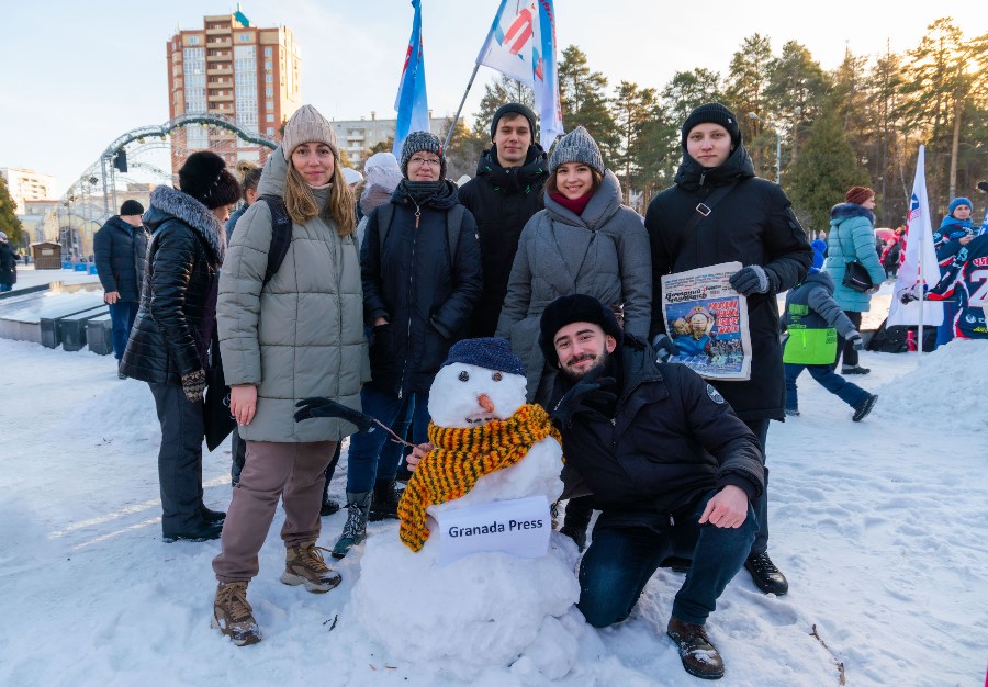 Более 100 снеговиков сделали в Челябинске для благотворительного флешмоба*1