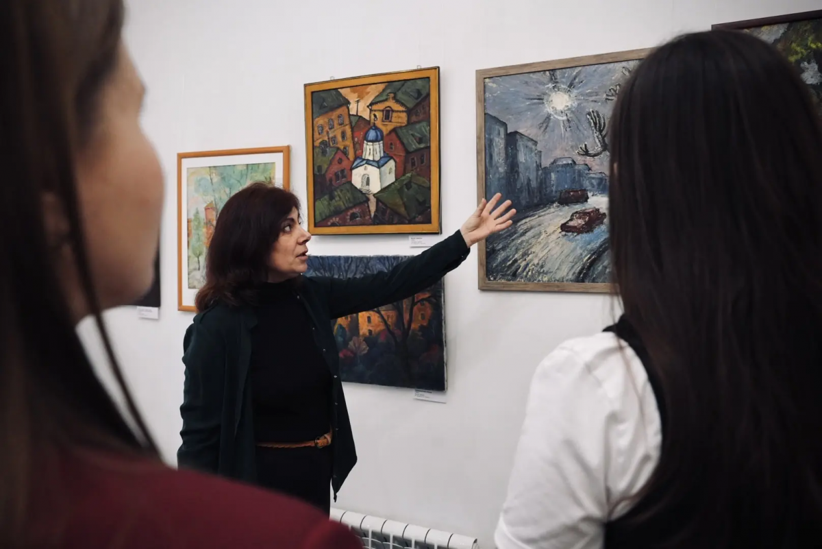 Город глазами влюбленного художника: в Челябинске открылась новая выставка*1