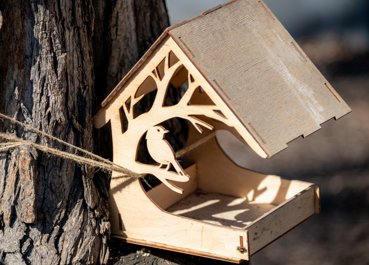 В женском монастыре Челябинска открыли «трапезную» для птиц*1