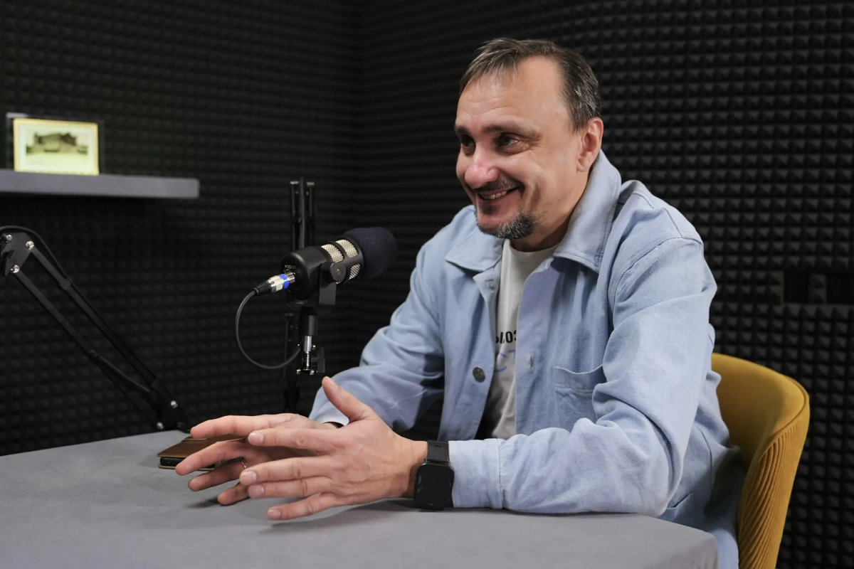 Челябинский журналист Андрей Трушников стал лучшим в номинации «Видеоподкаст»*