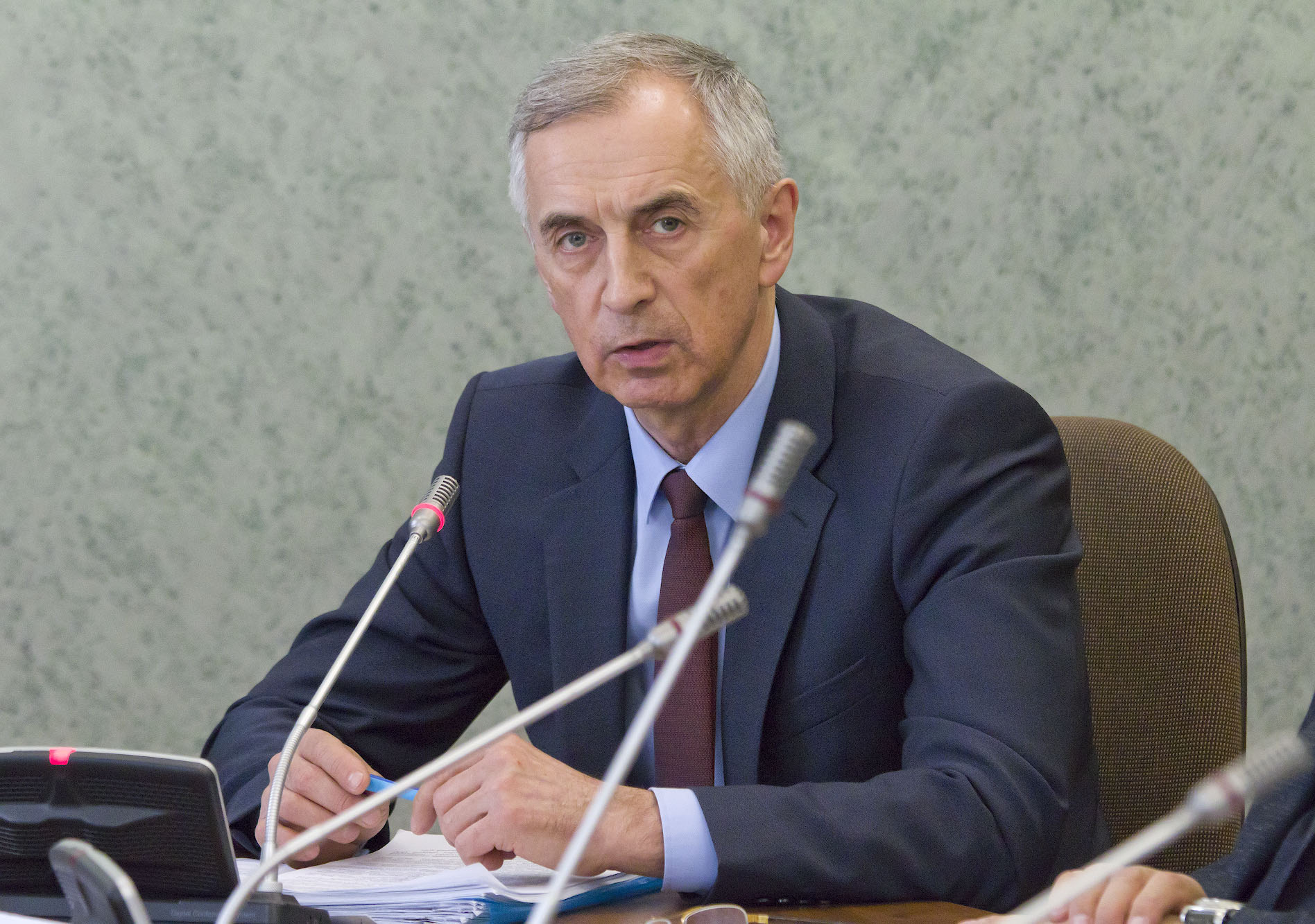 Челябинский министр попал в больницу с подозрением на пневмонию