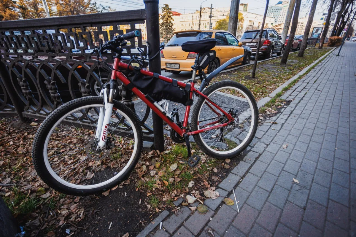 Семилетний велосипедист попал под колёса иномарки в Челябинске*