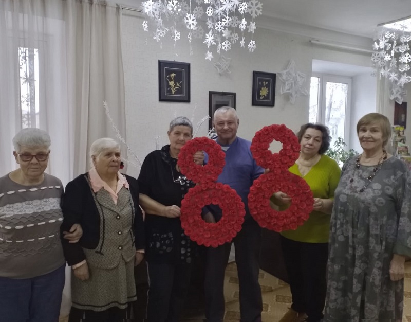 Букет из 88 роз сделали в честь дня рождения Челябинской области