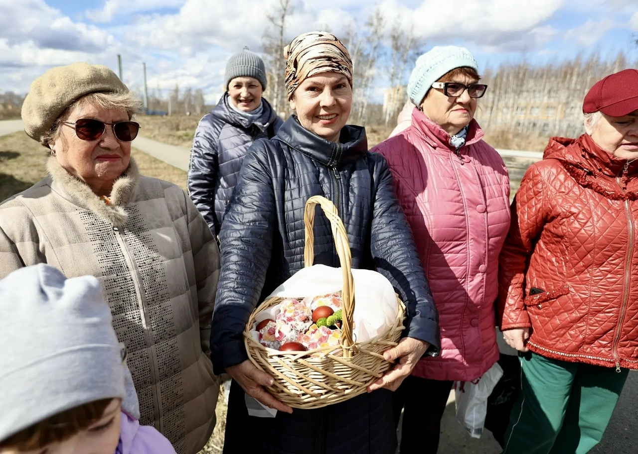 Парад куличей: какую снедь челябинцы принесли в храмы для освящения