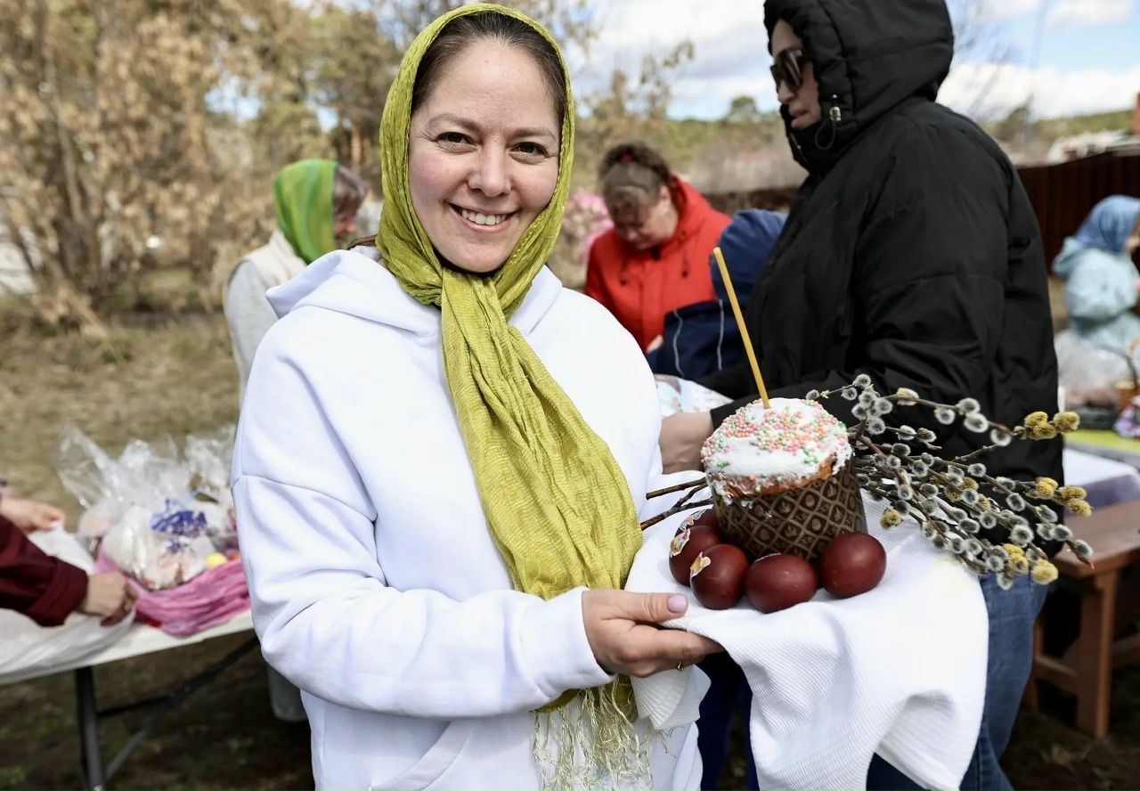 Парад куличей: какую снедь челябинцы принесли в храмы для освящения