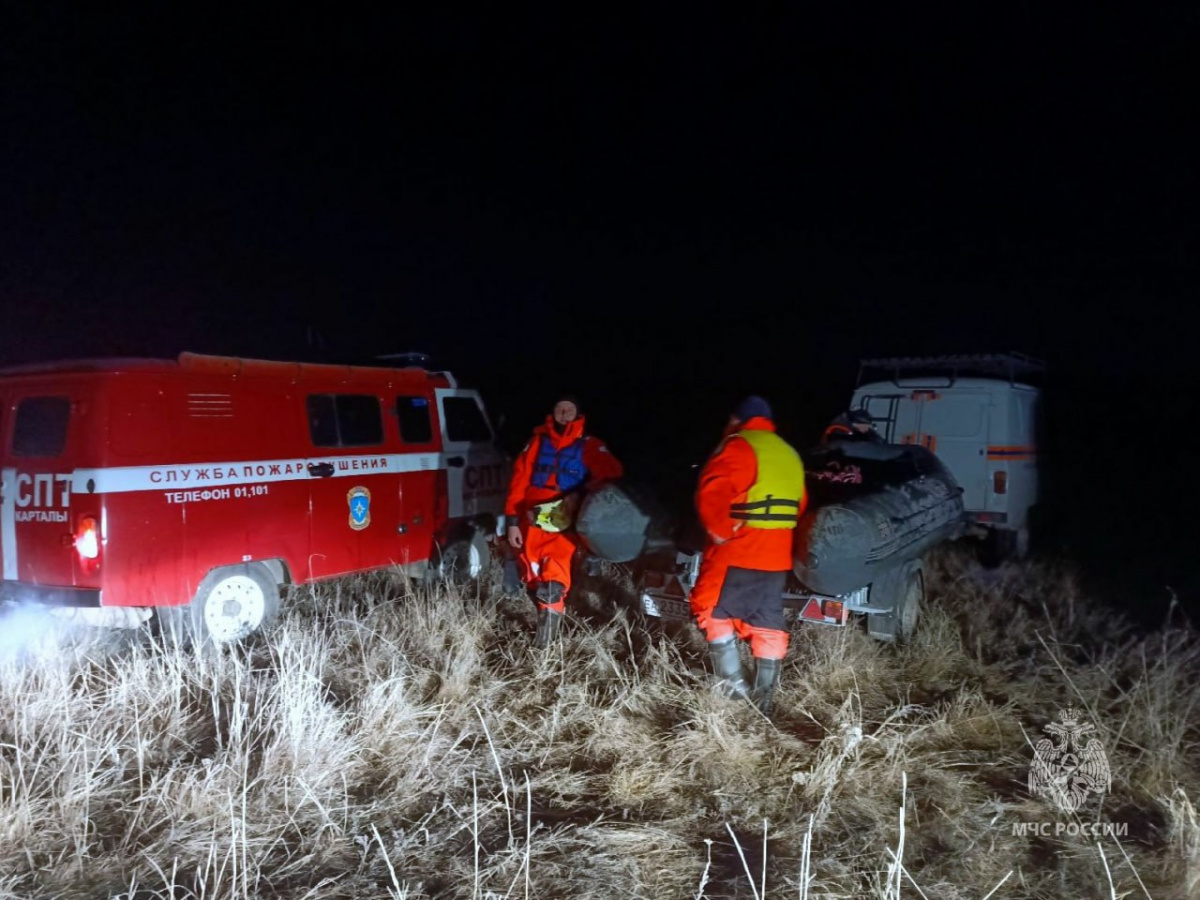 Спасатели рассказали подробности гибели рыбаков на пруду в Челябинской области*