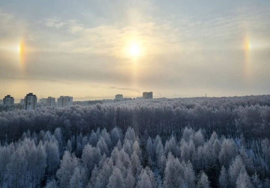 В небе над Челябинском появилось сказочное радужное гало
