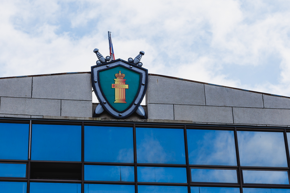 Прокуратура потребовала убрать аварийные деревья с улиц Магнитогорска*
