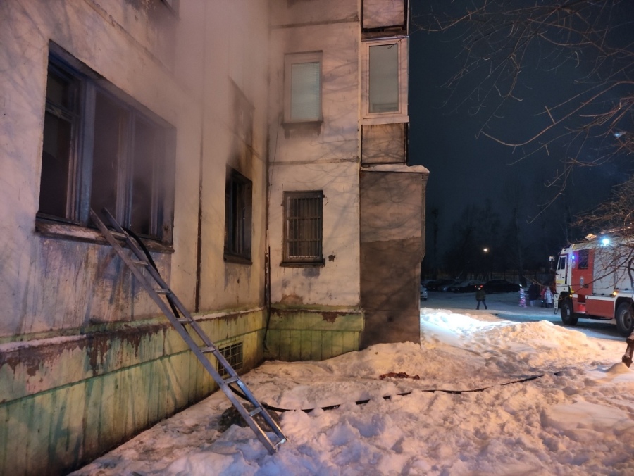 Три человека погибли при пожаре в многоэтажке Челябинска