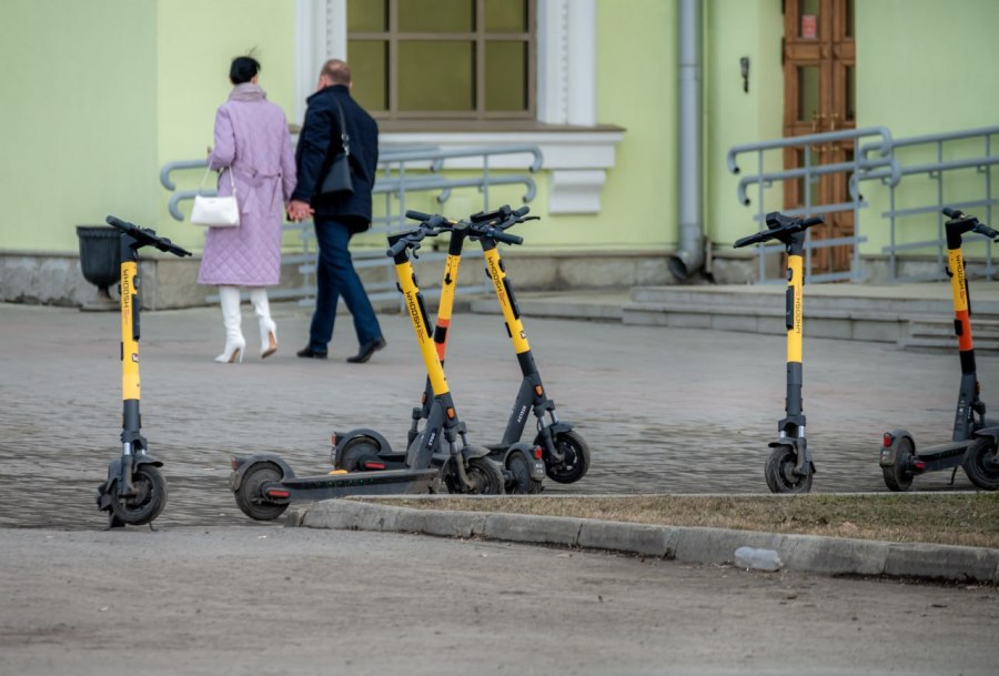 2 миллиона рублей выплатит самокатчик за смерть пенсионерки из Челябинска*1