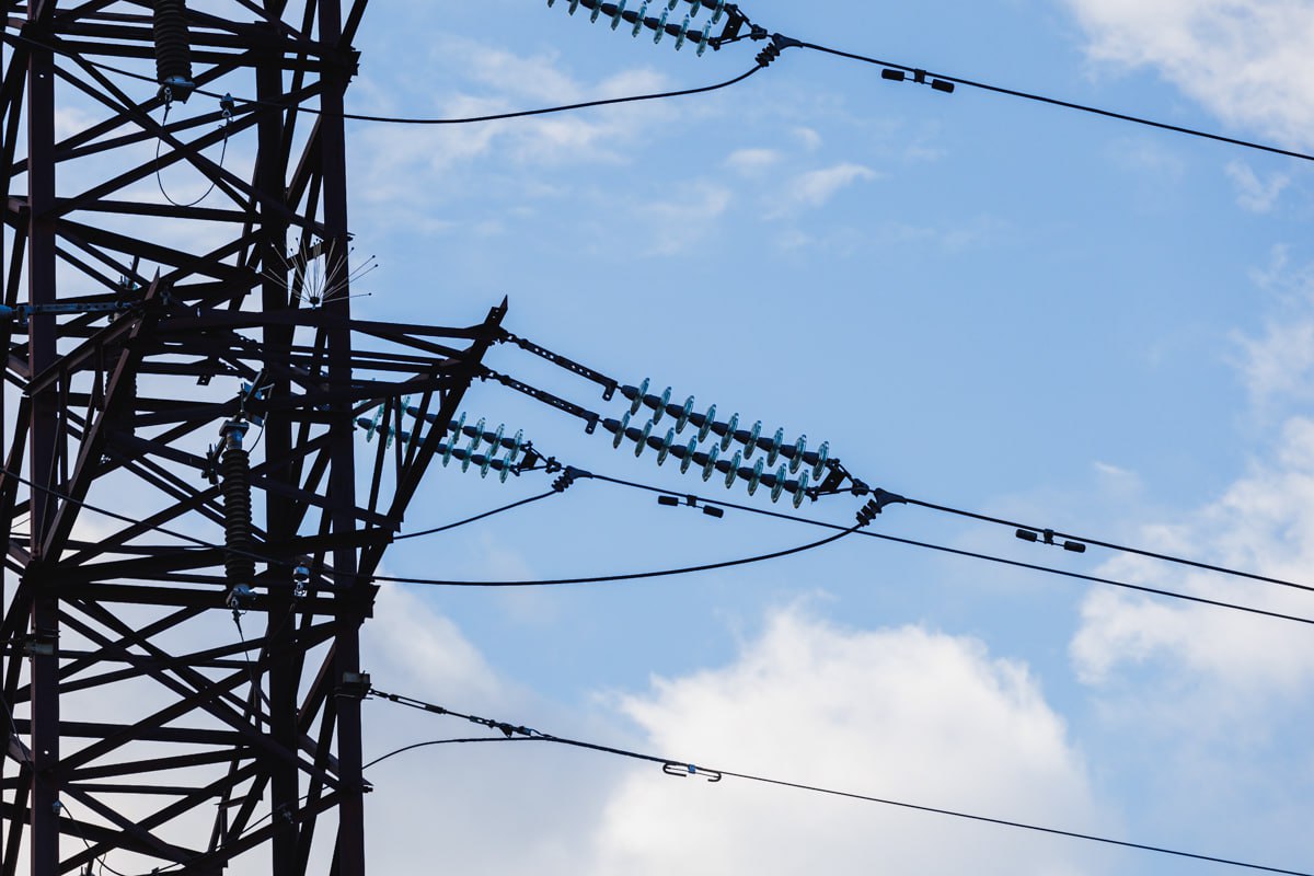 Крупная авария оставила без света часть поселка Западный в Челябинске *1