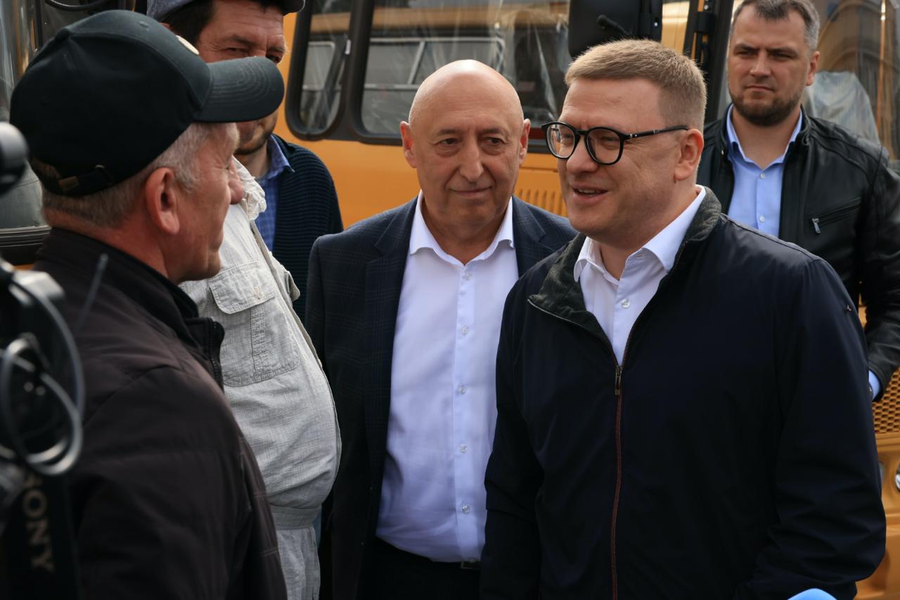 42 новеньких автобуса будут возить школьников Челябинской области