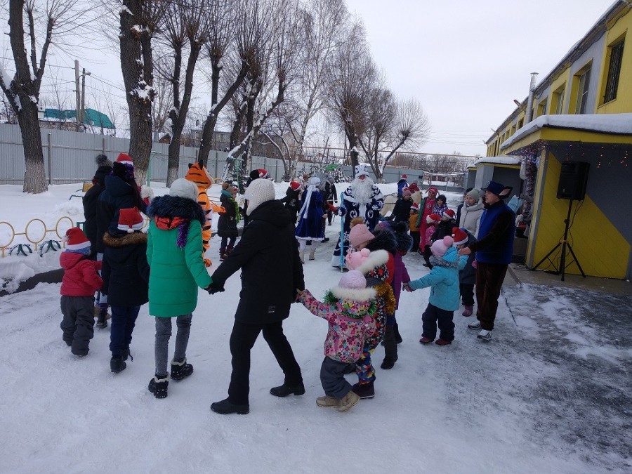 В Калининском районе состоялся детский новогодний праздник