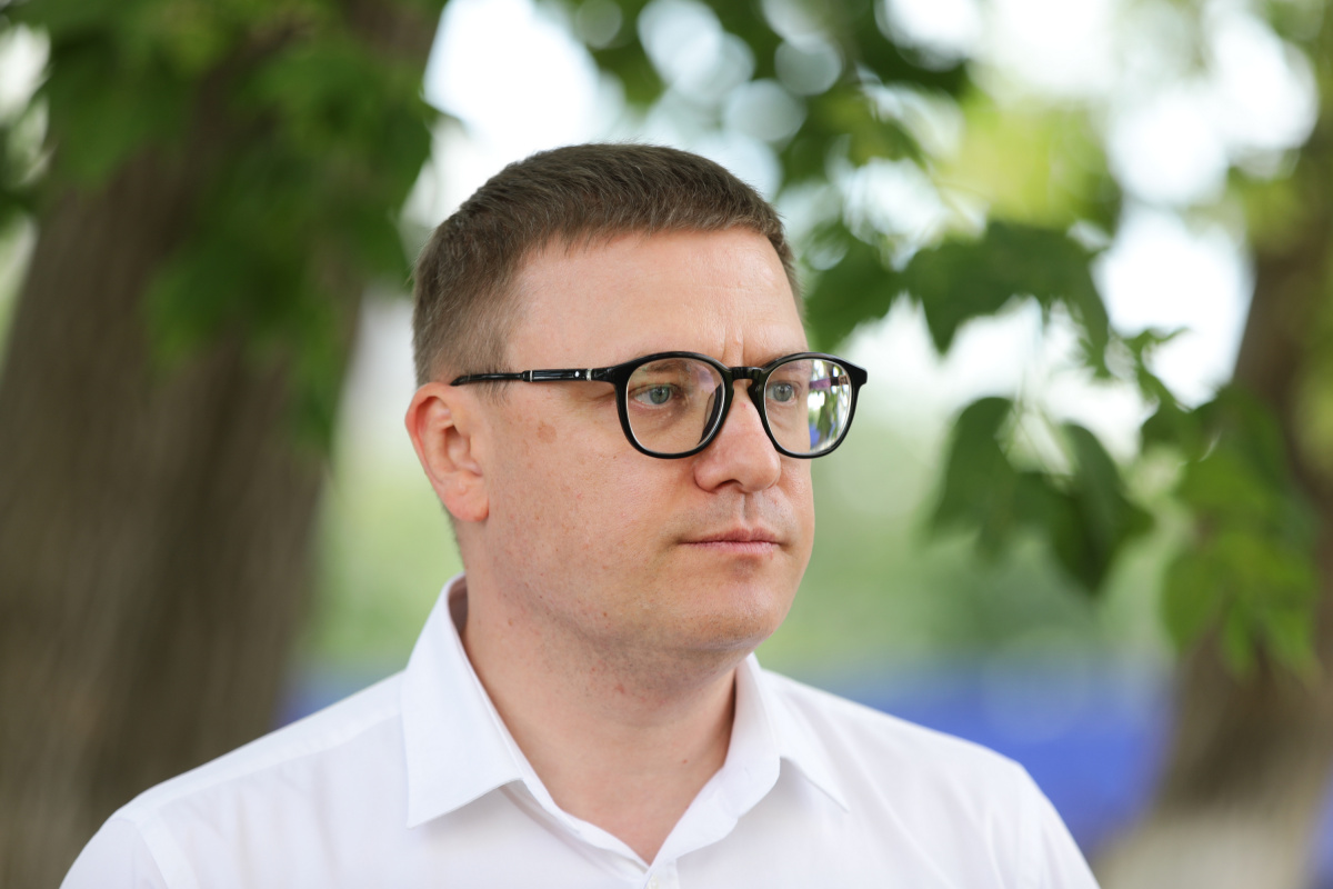 Алексей Текслер в День радио отметил заслуги фронтовых связистов*