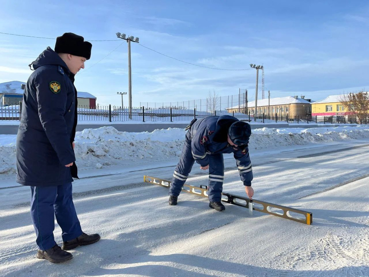 Прокуратура заставила чиновников в Челябинской области поработать и убрать дороги*
