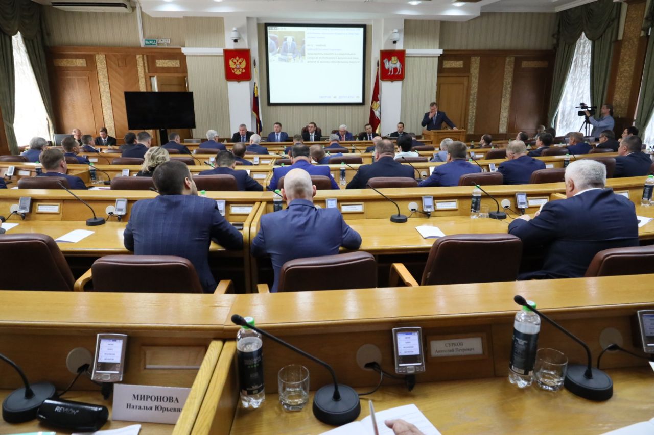 Челябинский парламент проведет 15 июня внеочередное заседание*1