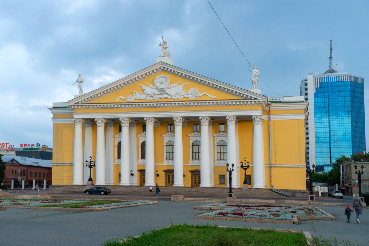 Челябинский театр оперы и балета одним из первых завел канал в MAX*1