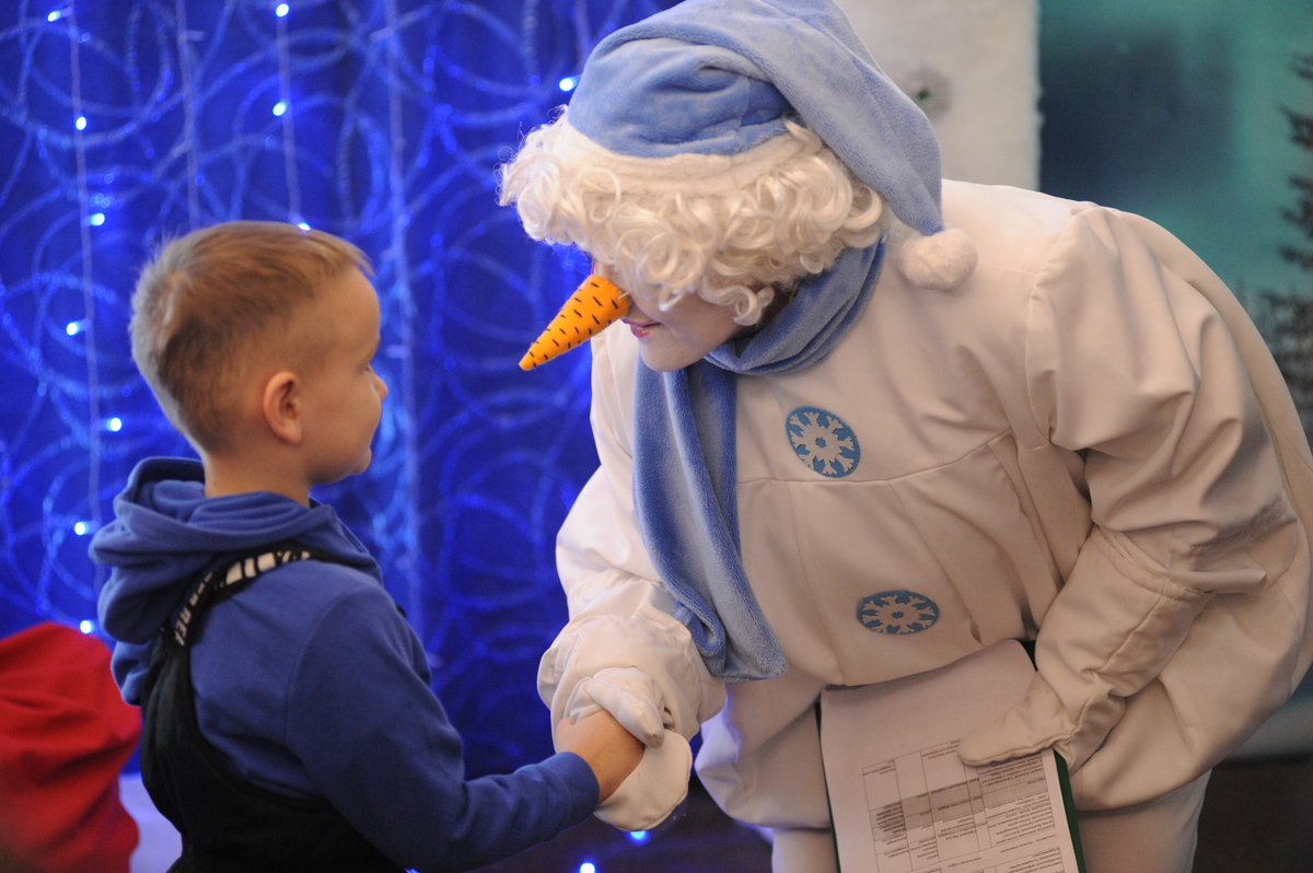 Быть добру: как снеговики исполнили мечты челябинских детей*