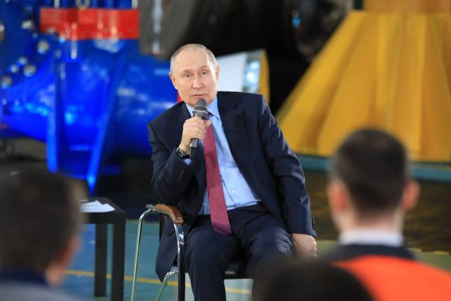 Владимир Путин ответил на вопрос студента о развитии Миасса*1