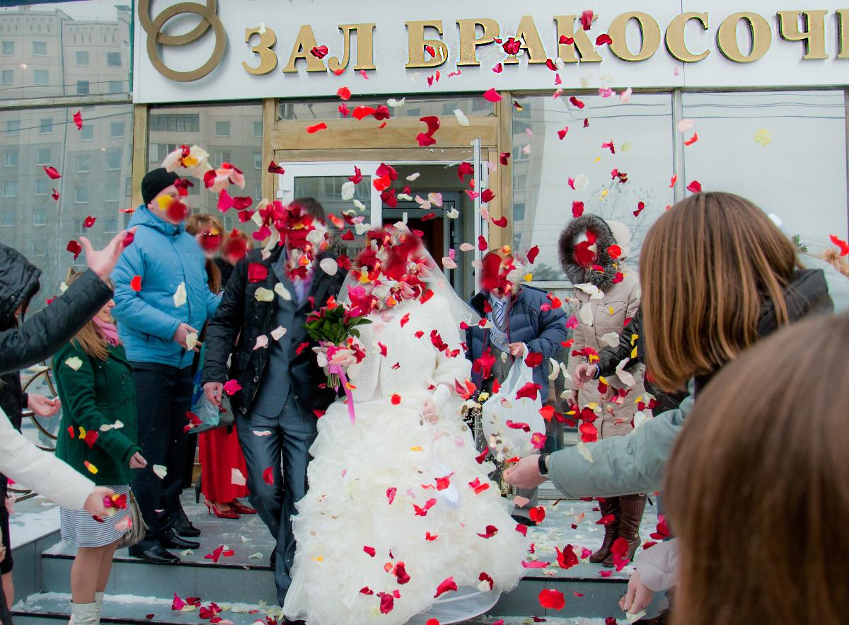 Челябинский ЗАГС назвал красивые свадебные даты апреля*