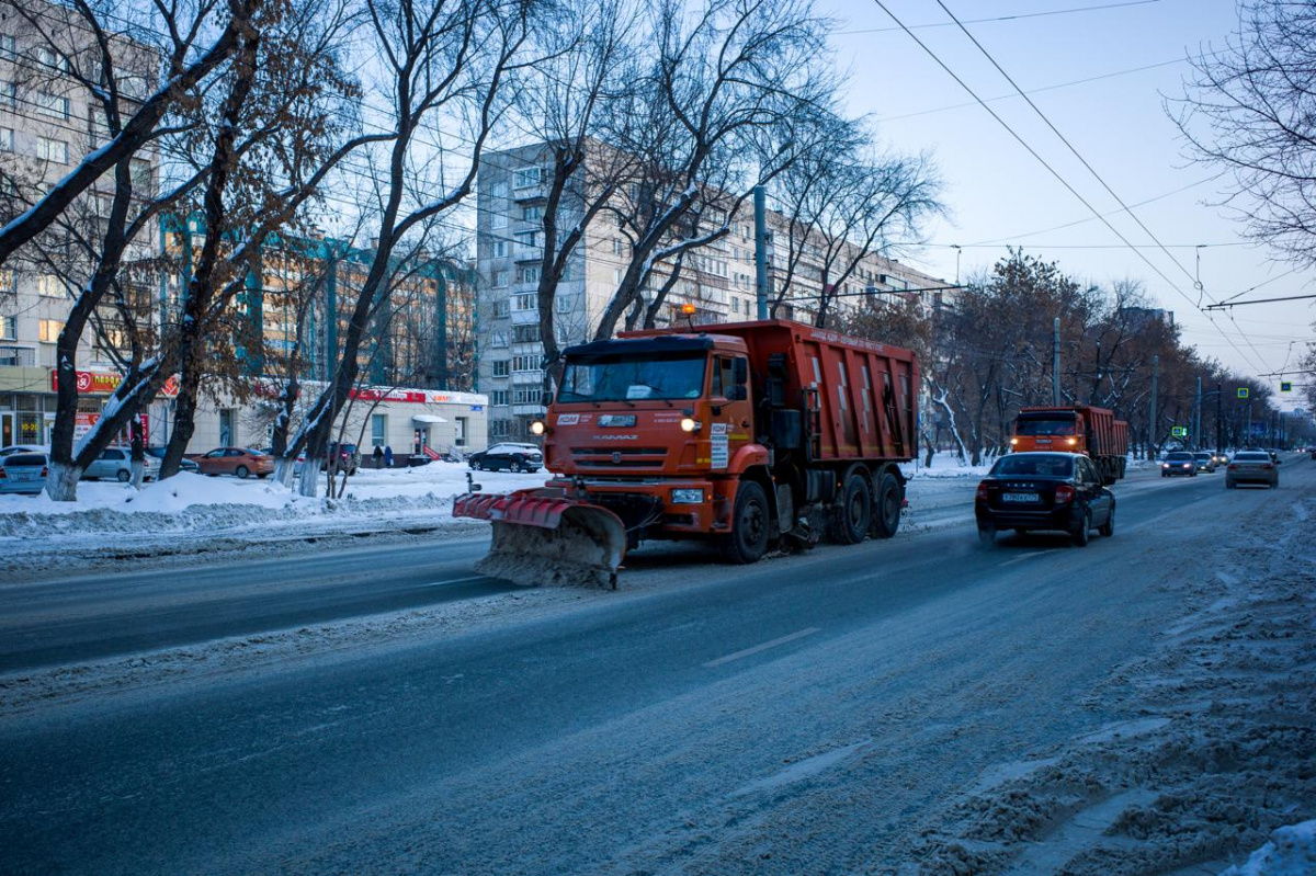 Глава Челябинска провёл совещание из-за ночной метели и проверил уборку города*