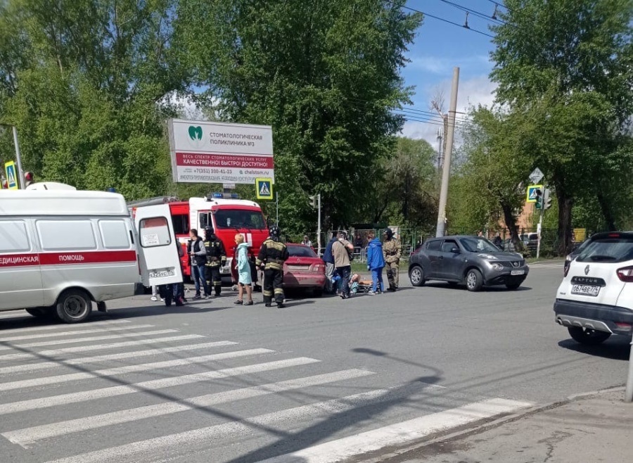 Женщина пострадала при столкновении двух иномарок в Челябинске