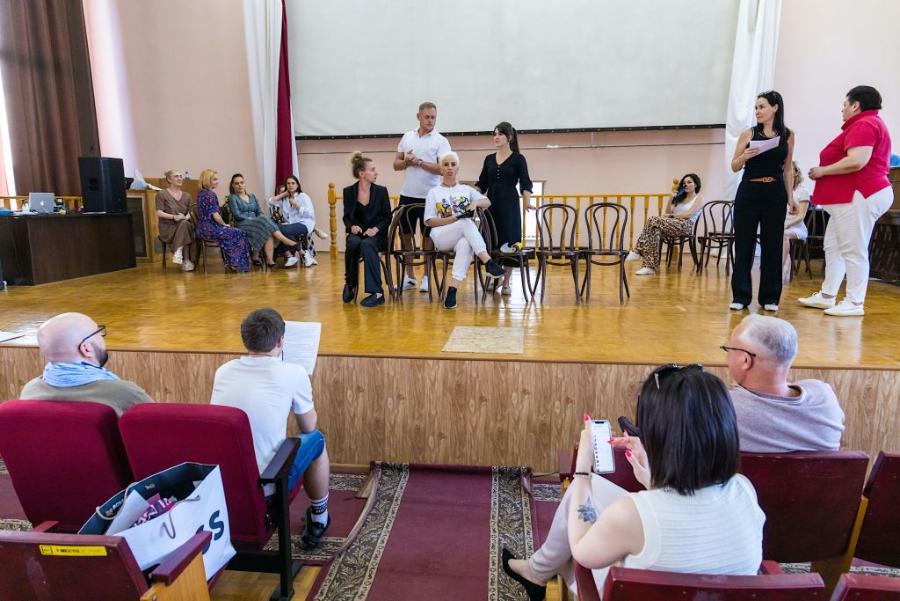 Актеры-любители сыграют спектакль ради озеленения Челябинска *1