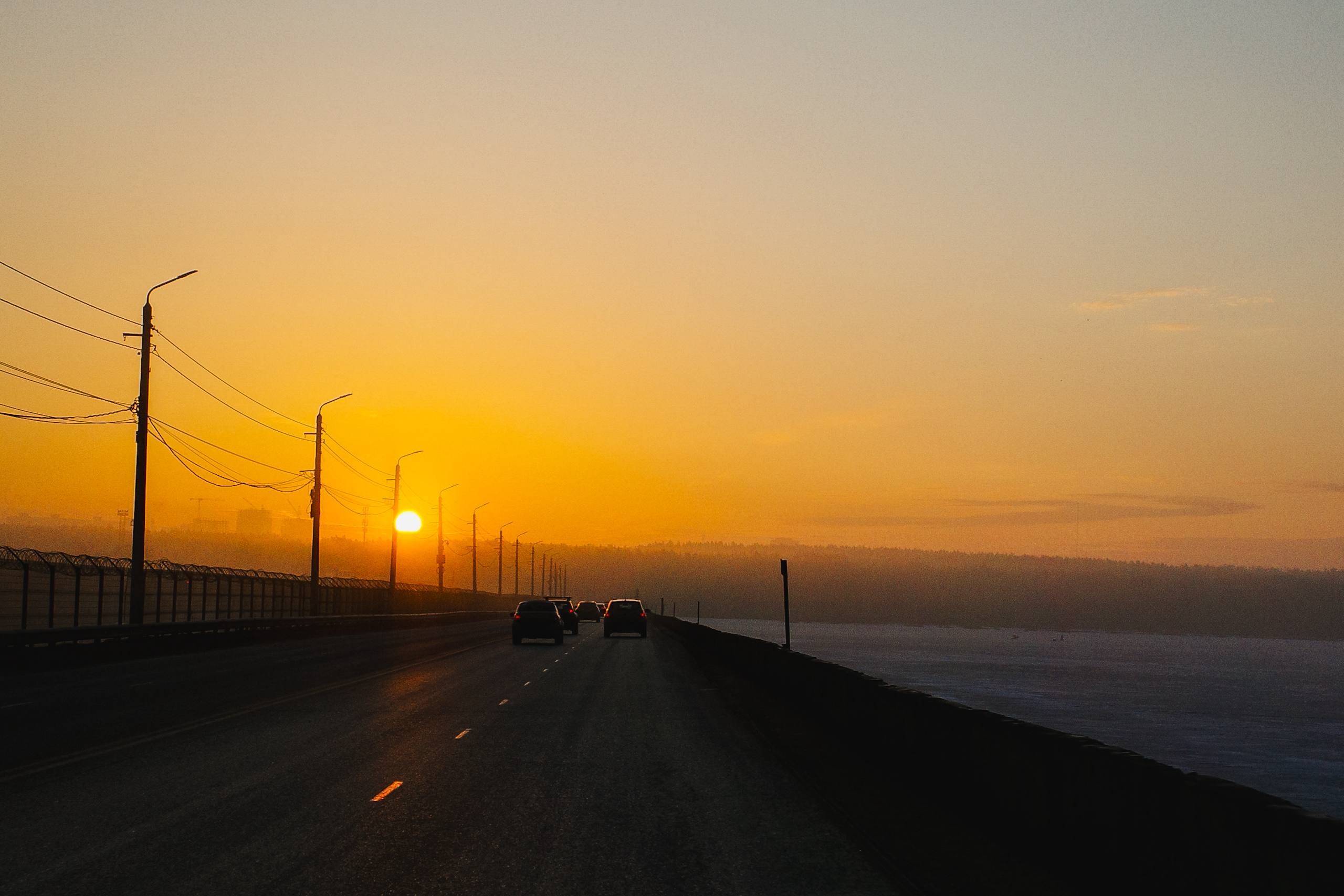 Утро в Челябинске началось с тумана и фантастического рассвета