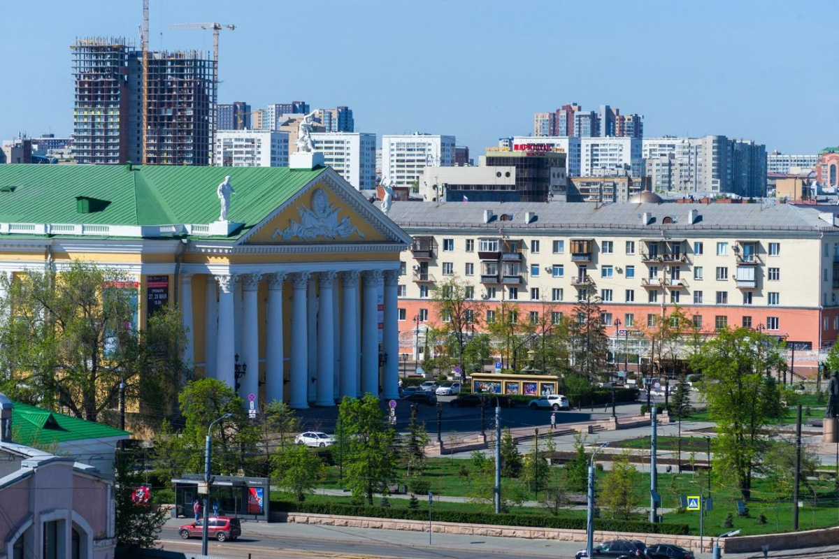 В Челябинске до конца июля ограничат проезд возле театра оперы и балета*1