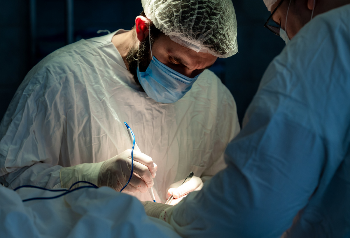 В Челябинске опухоль печени выжгли быстрее, чем хирург надевает перчатки*