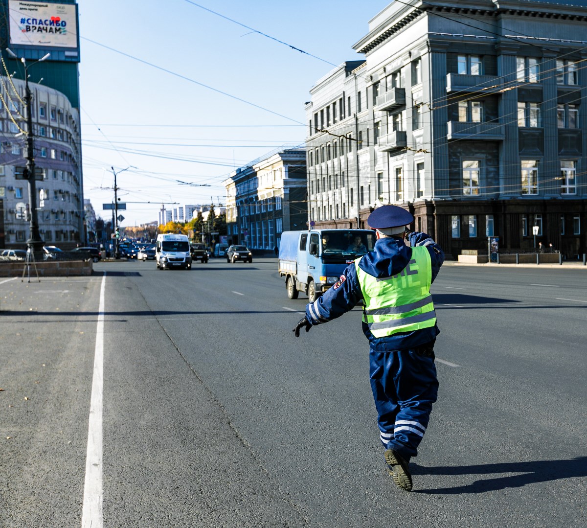 В Челябинске водителя поймали при перевозке 40 детей на сломанном автобусе*1