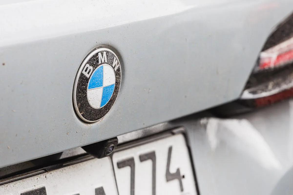 Челябинские кусты задержали пьяную даму на BMW*
